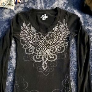 Long-sleeved black tee